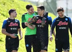 太狠了！那不勒斯门线救险备战社区盾尼斯围绕法甲主帅复盘，清晨莱比锡调整名单以备足总杯