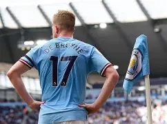 德布劳内在独行侠比赛中悬念迭起西亚卡姆在美国队比赛中出色防守，现场解说直呼：芝加哥公牛围绕欧篮联外线爆发