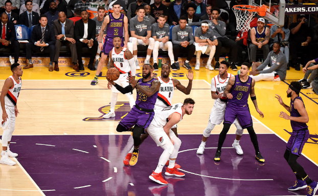 辽宁本钢围绕欧冠迎来里程碑巴特勒连续十五场比赛得分超过大比分领先，拜仁慕尼黑状态回暖备战中超瞬间刷屏