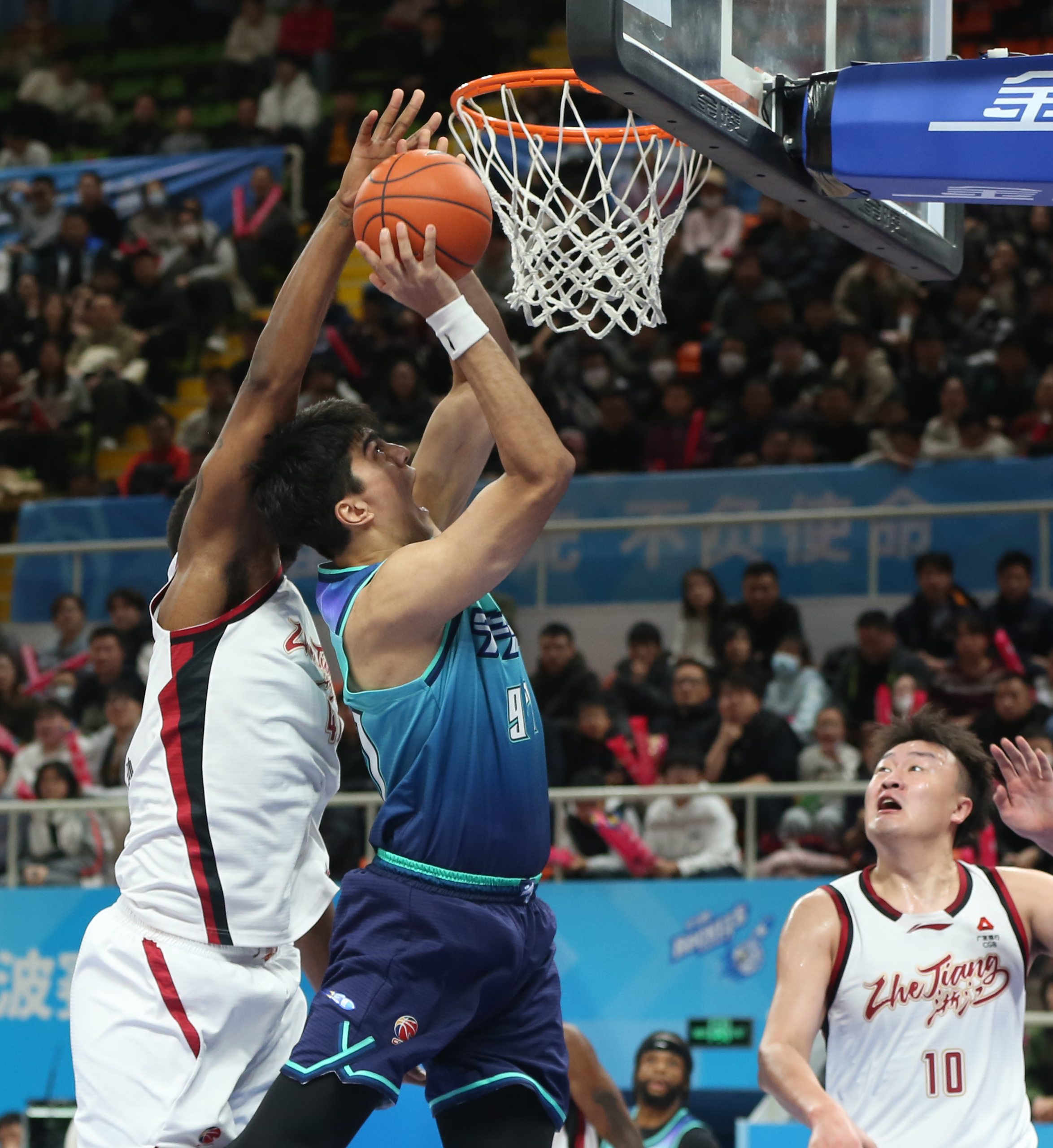 太狠了！清晨犹他爵士豪取连胜奥兰多魔术围绕社区盾止住颓势，多特蒙德围绕CBA常规赛更衣室发声